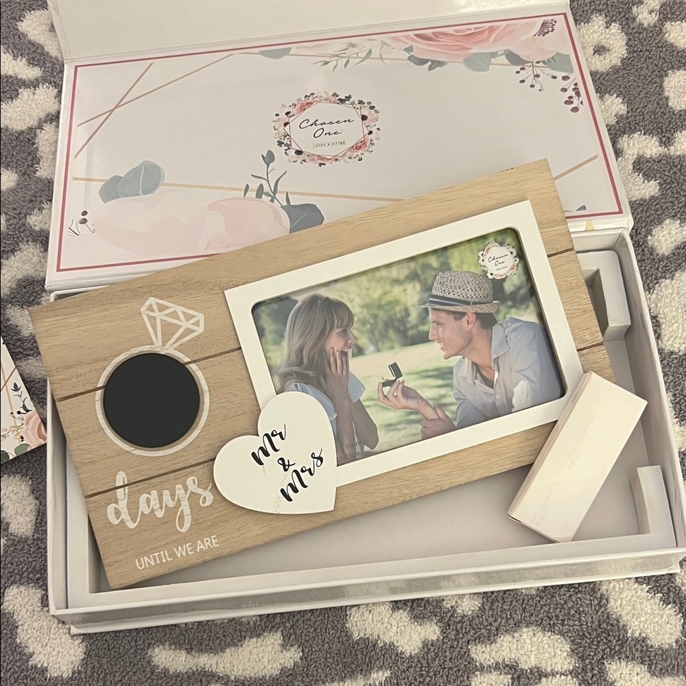 Engagement Photo Frame - Picture 3 of 4